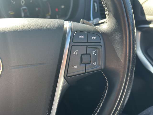 ボルボ Ｖ４０ Ｄ４ Ｒデザイン ディーゼルターボ H28年 (東北) 99