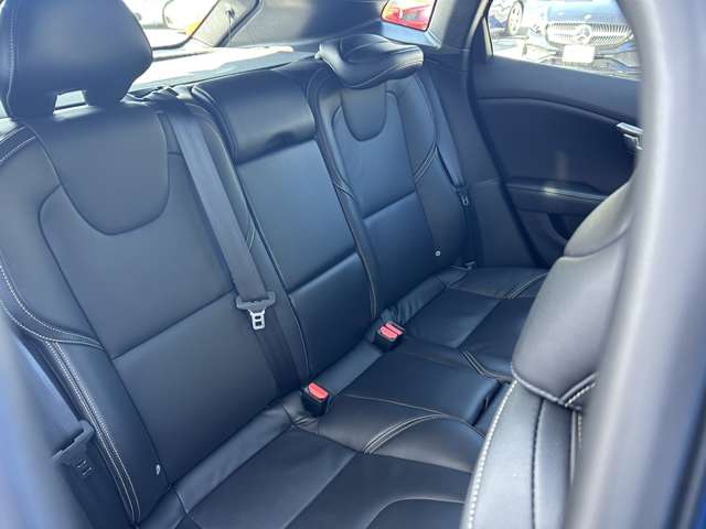 ボルボ Ｖ４０ Ｄ４ Ｒデザイン ディーゼルターボ H28年 (東北) 99