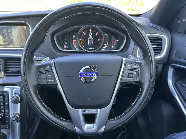 ボルボ Ｖ４０ Ｄ４ Ｒデザイン ディーゼルターボ H28年 (東北) 99