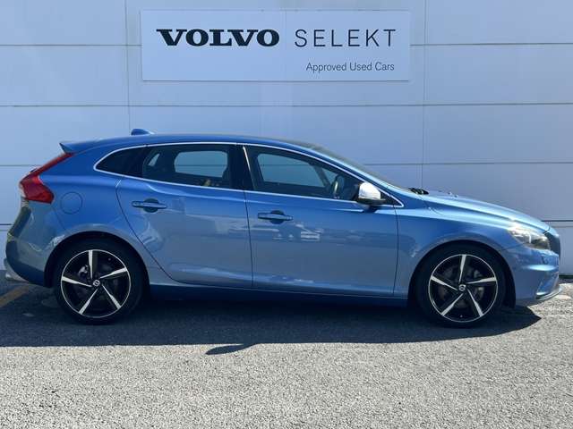 ボルボ Ｖ４０ Ｄ４ Ｒデザイン ディーゼルターボ H28年 (東北) 99