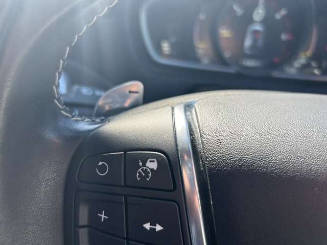 ボルボ Ｖ４０ Ｄ４ Ｒデザイン ディーゼルターボ H28年 (東北) 99