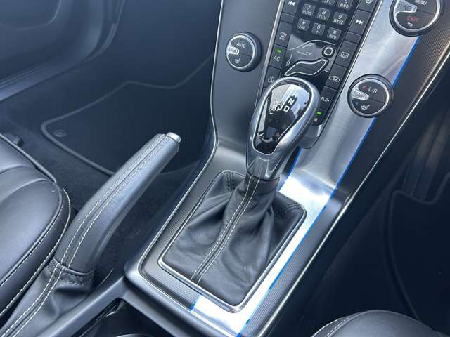 ボルボ Ｖ４０ Ｄ４ Ｒデザイン ディーゼルターボ H28年 (東北) 99