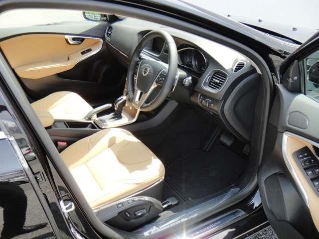 ボルボ Ｖ４０ Ｔ３　クラシックエディション R1年 (東北) 99