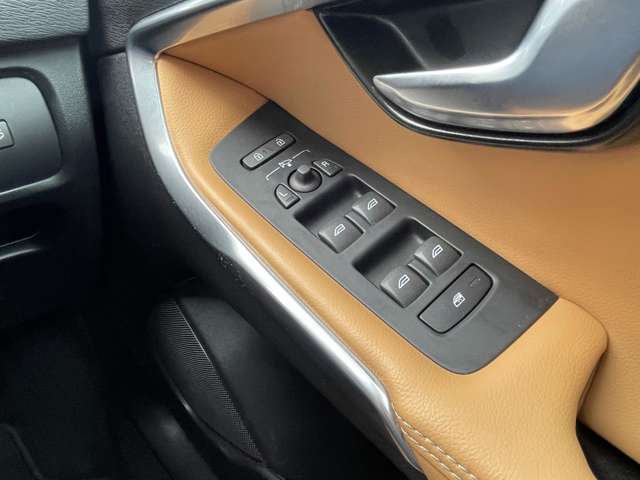 ボルボ Ｖ４０ Ｔ３　クラシックエディション R1年 (東北) 99