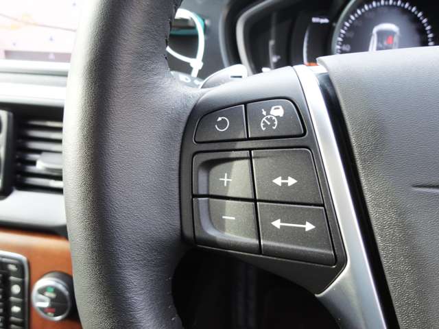 ボルボ Ｖ４０ Ｔ３　クラシックエディション R1年 (東北) 99