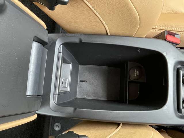 ボルボ Ｖ４０ Ｔ３　クラシックエディション R1年 (東北) 99