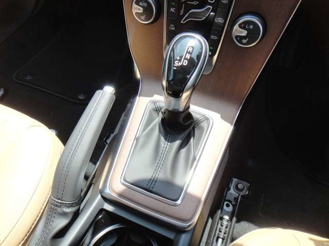 ボルボ Ｖ４０ Ｔ３　クラシックエディション R1年 (東北) 99