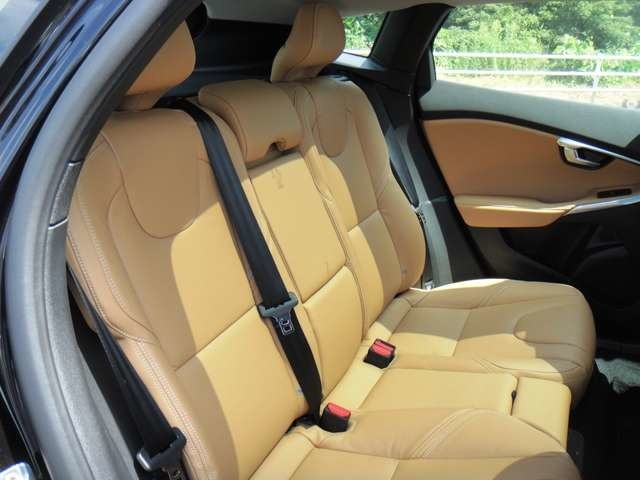 ボルボ Ｖ４０ Ｔ３　クラシックエディション R1年 (東北) 99