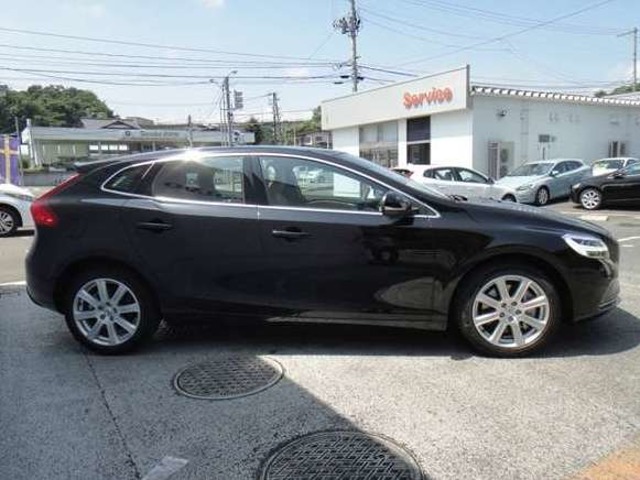 ボルボ Ｖ４０ Ｔ３　クラシックエディション R1年 (東北) 99