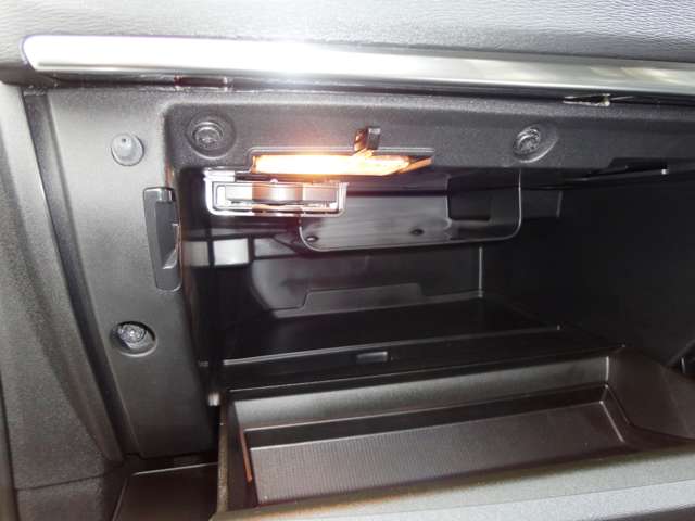 ボルボ Ｖ４０ Ｔ３　クラシックエディション R1年 (東北) 99