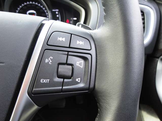 ボルボ Ｖ４０ Ｔ３　クラシックエディション R1年 (東北) 99