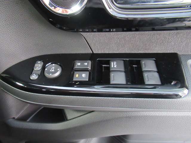 ホンダ Ｎ　ＢＯＸ カスタム ６６０ Ｌ R5年 (東北) 99