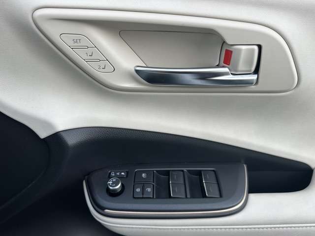 トヨタ クラウン　クロスオーバー　ハイブリッド ２．５ Ｇ アドバンスト レザー パッケージ Ｅ－ＦＯＵＲ ４ＷＤ R5年 (東海) 99