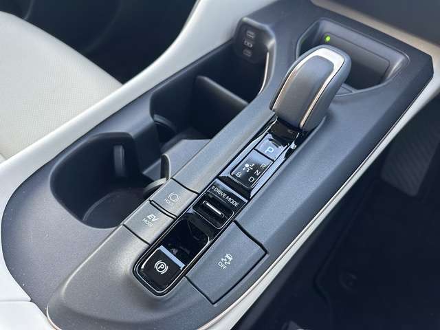 トヨタ クラウン　クロスオーバー　ハイブリッド ２．５ Ｇ アドバンスト レザー パッケージ Ｅ－ＦＯＵＲ ４ＷＤ R5年 (東海) 99