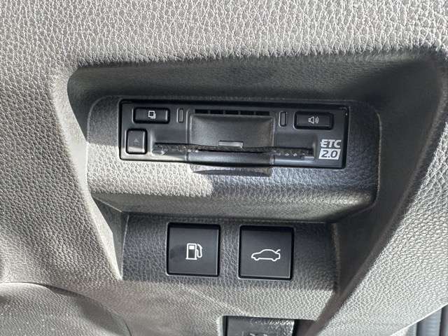 トヨタ クラウン　クロスオーバー　ハイブリッド ２．５ Ｇ レザー パッケージ Ｅ－ＦＯＵＲ ４ＷＤ R5年 (東海) 99