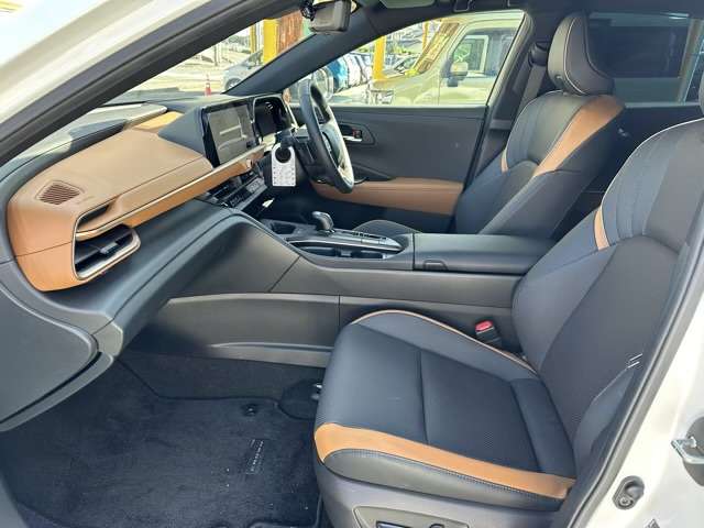 トヨタ クラウン　クロスオーバー　ハイブリッド ２．４ ＲＳ アドバンスト Ｅ－ＦＯＵＲ ＡＤＶＡＮＣＥＤ ４ＷＤ R4年 (東海) 99