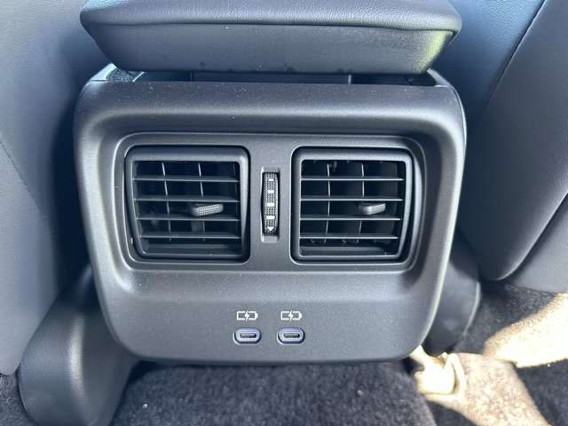 トヨタ クラウン　クロスオーバー　ハイブリッド ２．４ ＲＳ アドバンスト Ｅ－ＦＯＵＲ ＡＤＶＡＮＣＥＤ ４ＷＤ R4年 (東海) 99