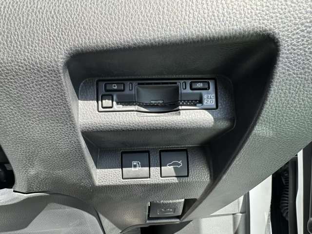 トヨタ クラウン　クロスオーバー　ハイブリッド ２．４ ＲＳ アドバンスト Ｅ－ＦＯＵＲ ＡＤＶＡＮＣＥＤ ４ＷＤ R4年 (東海) 99