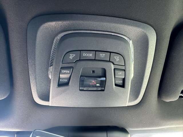 トヨタ クラウン　クロスオーバー　ハイブリッド ２．４ ＲＳ アドバンスト Ｅ－ＦＯＵＲ ＡＤＶＡＮＣＥＤ ４ＷＤ R4年 (東海) 99