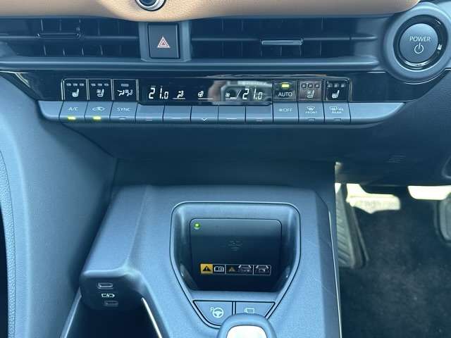 トヨタ クラウン　クロスオーバー　ハイブリッド ２．４ ＲＳ アドバンスト Ｅ－ＦＯＵＲ ＡＤＶＡＮＣＥＤ ４ＷＤ R4年 (東海) 99