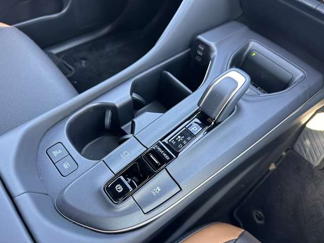 トヨタ クラウン　クロスオーバー　ハイブリッド ２．４ ＲＳ アドバンスト Ｅ－ＦＯＵＲ ＡＤＶＡＮＣＥＤ ４ＷＤ R4年 (東海) 99