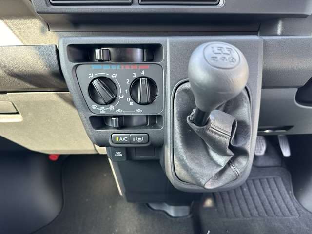 トヨタ ピクシスバン ６６０ クルーズ R5年 (東海) 99