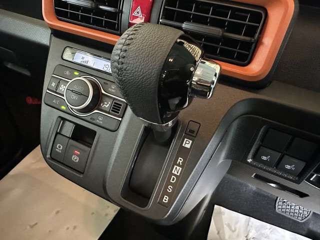 ダイハツ タント ６６０ ファンクロスターボ R6年 (東海) 99