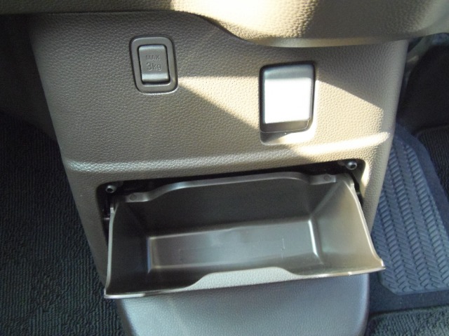 ホンダ Ｎ　ＢＯＸ ６６０ Ｌ ターボ R5年 (東海) 99