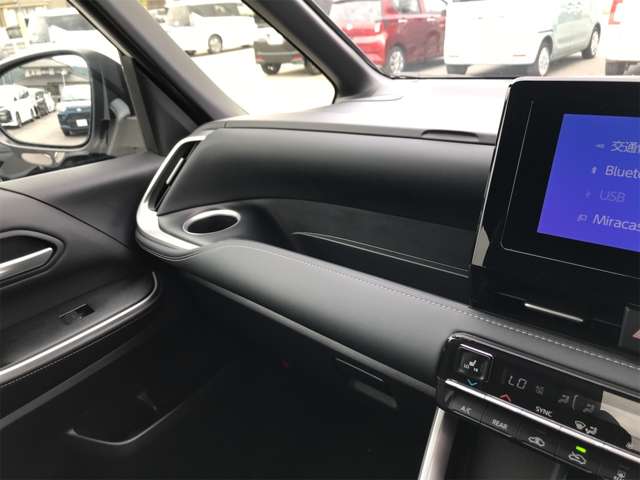 トヨタ ノア １．８ ハイブリッド Ｓ－Ｚ R6年 (東海) 99