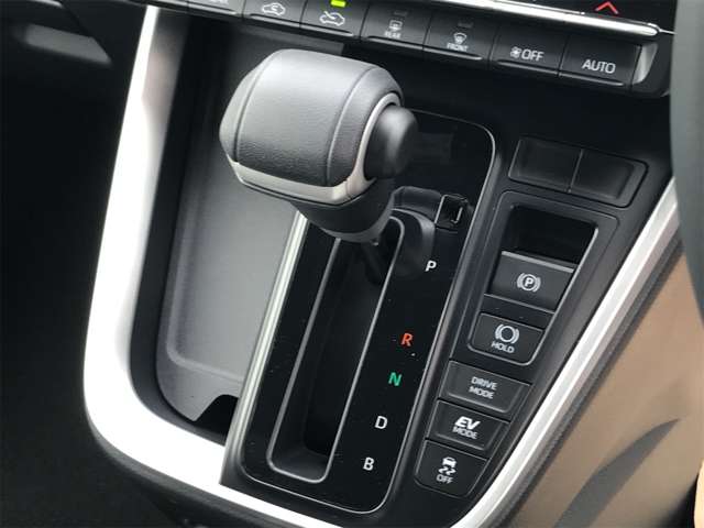 トヨタ ノア １．８ ハイブリッド Ｓ－Ｚ R6年 (東海) 99