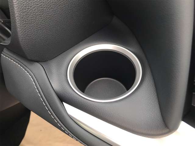 トヨタ ノア １．８ ハイブリッド Ｓ－Ｚ R6年 (東海) 99