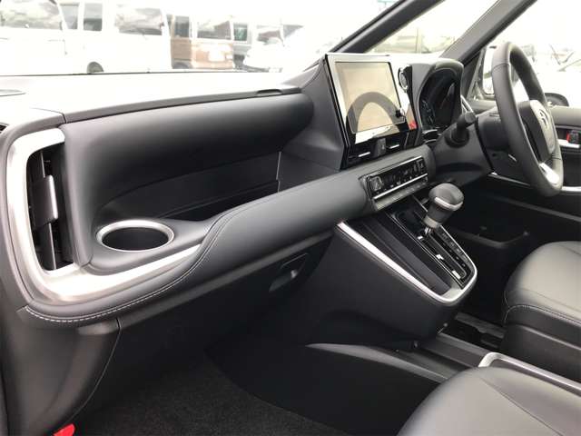 トヨタ ノア １．８ ハイブリッド Ｓ－Ｚ R6年 (東海) 99