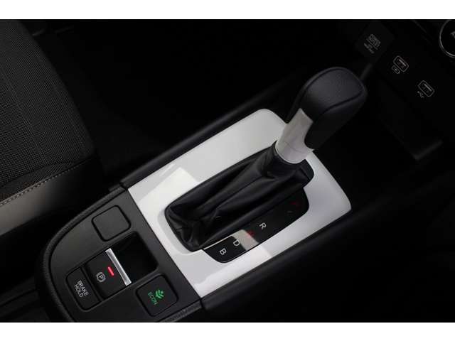 ホンダ フィット　ハイブリッド １．５ Ｅ：ＨＥＶ クロスター R6年 (関東) 99