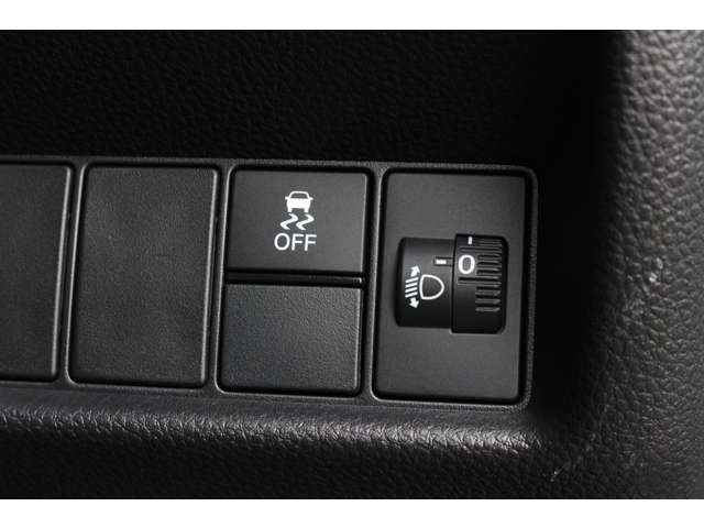 ホンダ フィット　ハイブリッド １．５ Ｅ：ＨＥＶ クロスター R6年 (関東) 99