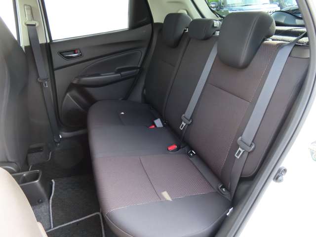 スズキ スイフト スポーツ １．４ R4年 (関東) 99