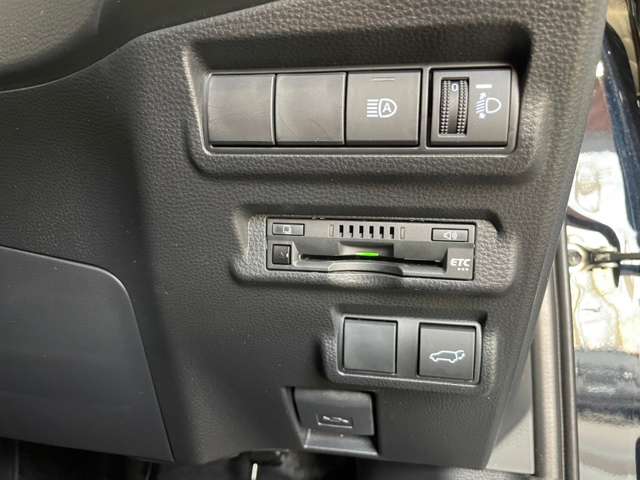 トヨタ カローラクロス　ハイブリッド １．８ ハイブリッド Ｚ Ｅ－ＦＯＵＲ ４ＷＤ R5年 (近畿) 99