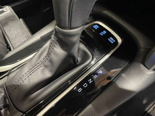 トヨタ カローラクロス　ハイブリッド １．８ ハイブリッド Ｚ Ｅ－ＦＯＵＲ ４ＷＤ R5年 (近畿) 99