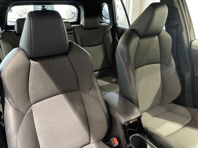 トヨタ カローラクロス　ハイブリッド １．８ ハイブリッド Ｚ Ｅ－ＦＯＵＲ ４ＷＤ R5年 (近畿) 99