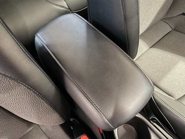 トヨタ カローラクロス　ハイブリッド １．８ ハイブリッド Ｚ Ｅ－ＦＯＵＲ ４ＷＤ R5年 (近畿) 99