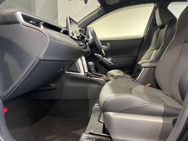 トヨタ カローラクロス　ハイブリッド １．８ ハイブリッド Ｚ Ｅ－ＦＯＵＲ ４ＷＤ R5年 (近畿) 99