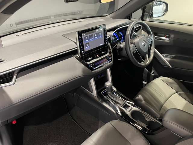 トヨタ カローラクロス　ハイブリッド １．８ ハイブリッド Ｚ Ｅ－ＦＯＵＲ ４ＷＤ R5年 (近畿) 99