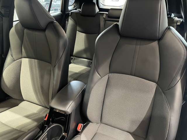 トヨタ カローラクロス　ハイブリッド １．８ ハイブリッド Ｚ Ｅ－ＦＯＵＲ ４ＷＤ R5年 (近畿) 99