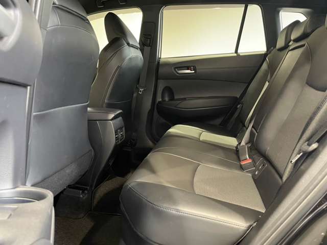 トヨタ カローラクロス　ハイブリッド １．８ ハイブリッド Ｚ Ｅ－ＦＯＵＲ ４ＷＤ R5年 (近畿) 99