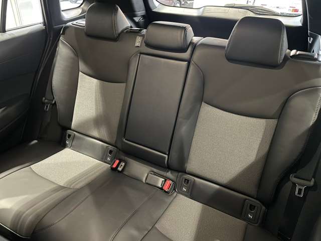 トヨタ カローラクロス　ハイブリッド １．８ ハイブリッド Ｚ Ｅ－ＦＯＵＲ ４ＷＤ R5年 (近畿) 99