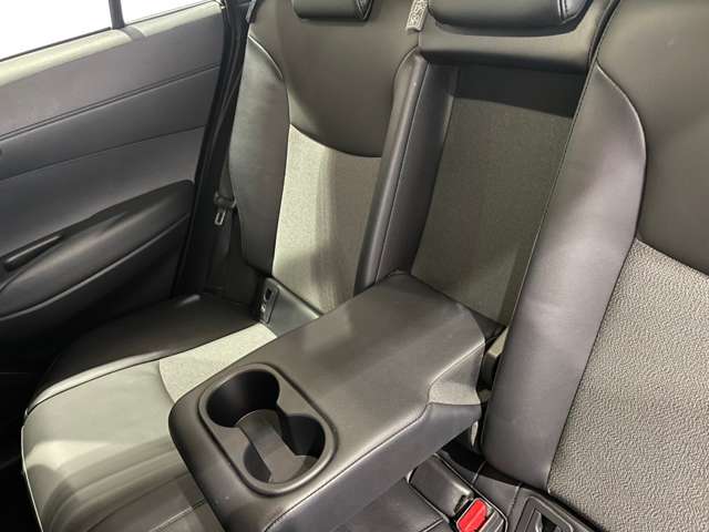 トヨタ カローラクロス　ハイブリッド １．８ ハイブリッド Ｚ Ｅ－ＦＯＵＲ ４ＷＤ R5年 (近畿) 99