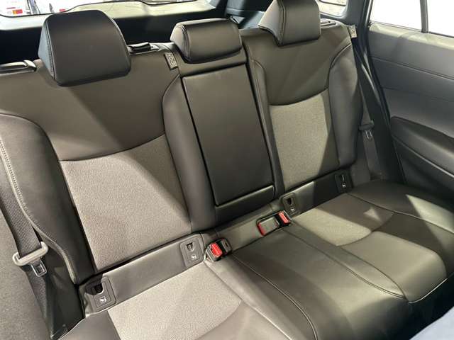 トヨタ カローラクロス　ハイブリッド １．８ ハイブリッド Ｚ Ｅ－ＦＯＵＲ ４ＷＤ R5年 (近畿) 99