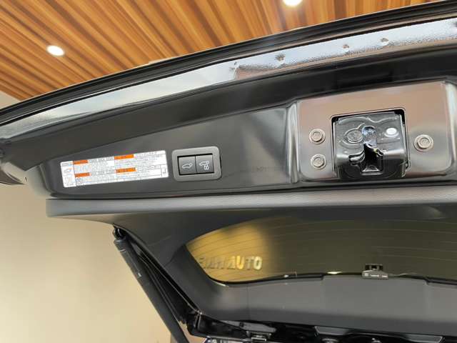 トヨタ カローラクロス　ハイブリッド １．８ ハイブリッド Ｚ Ｅ－ＦＯＵＲ ４ＷＤ R5年 (近畿) 99