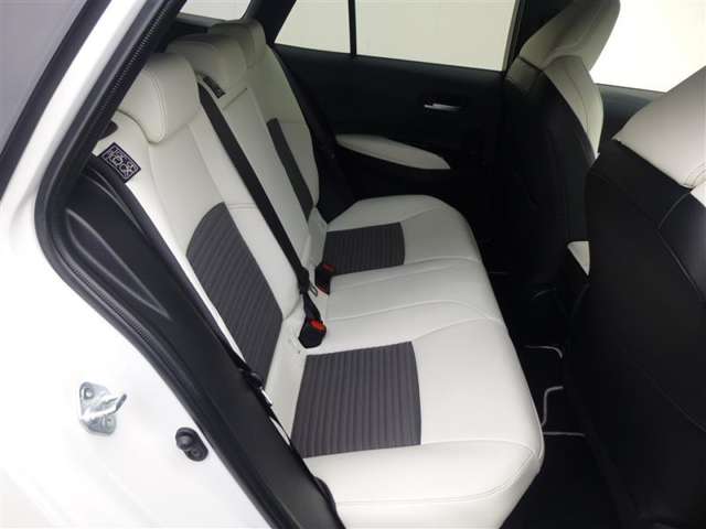 トヨタ カローラ　ツーリング　ハイブリッド １．８ ハイブリッド ＷＸＢ R1年 (東北) 99