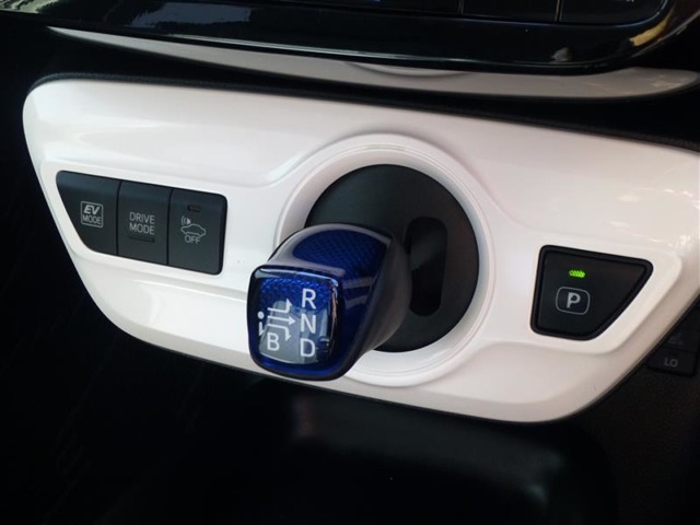 トヨタ プリウス １．８ Ｓ ツーリングセレクション H28年 (東北) 99