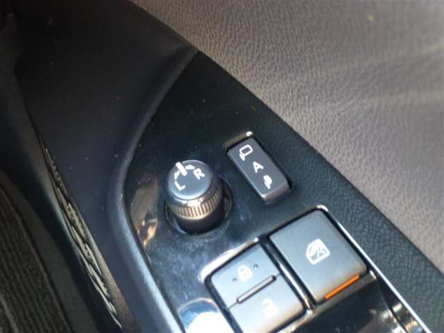 トヨタ プリウス １．８ Ｓ ツーリングセレクション H28年 (東北) 99